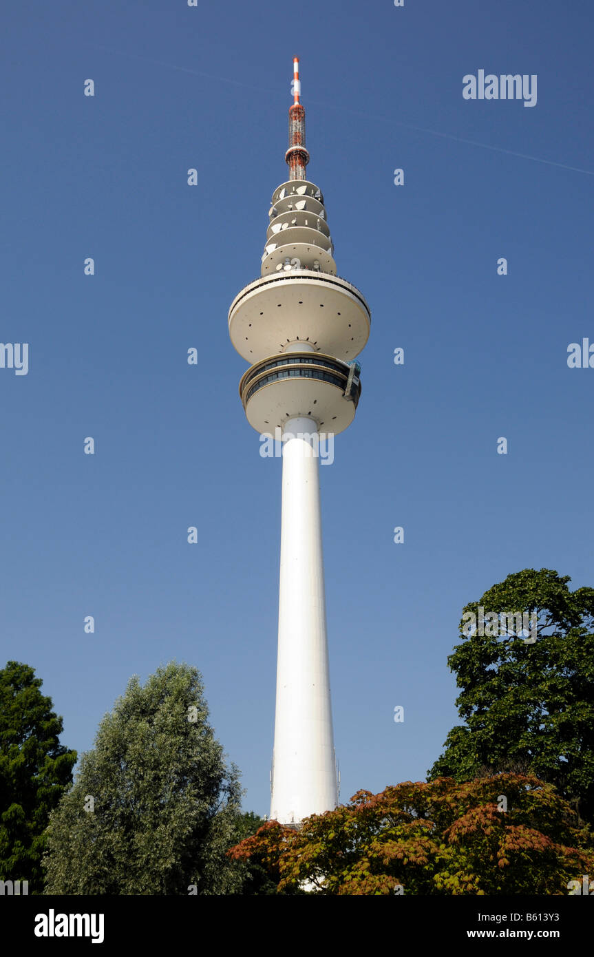 La torre della televisione della cosmopolita città di Amburgo Foto Stock