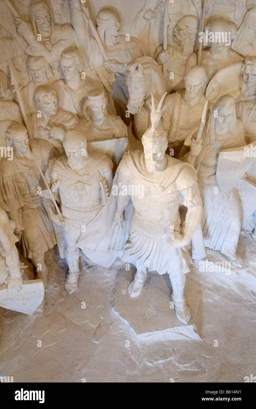 Figure in pietra, monumento di eroe nazionale Skanderbeg, Kruje, Kruja, Albania, Balcani, Europa Foto Stock