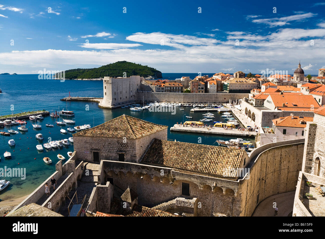 Porto e dal centro storico di Dubrovnik, Ragusa, Dubrovnik-Neretva,  Dalmazia, Croazia, Europa Foto stock - Alamy