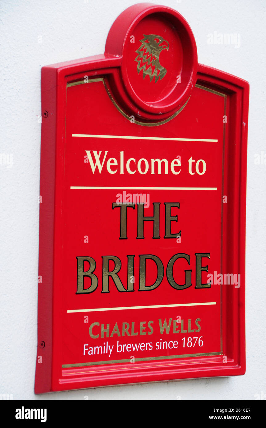Tipico pub accedi Shefford, Bedfordshire, England, Regno Unito, Europa Foto Stock