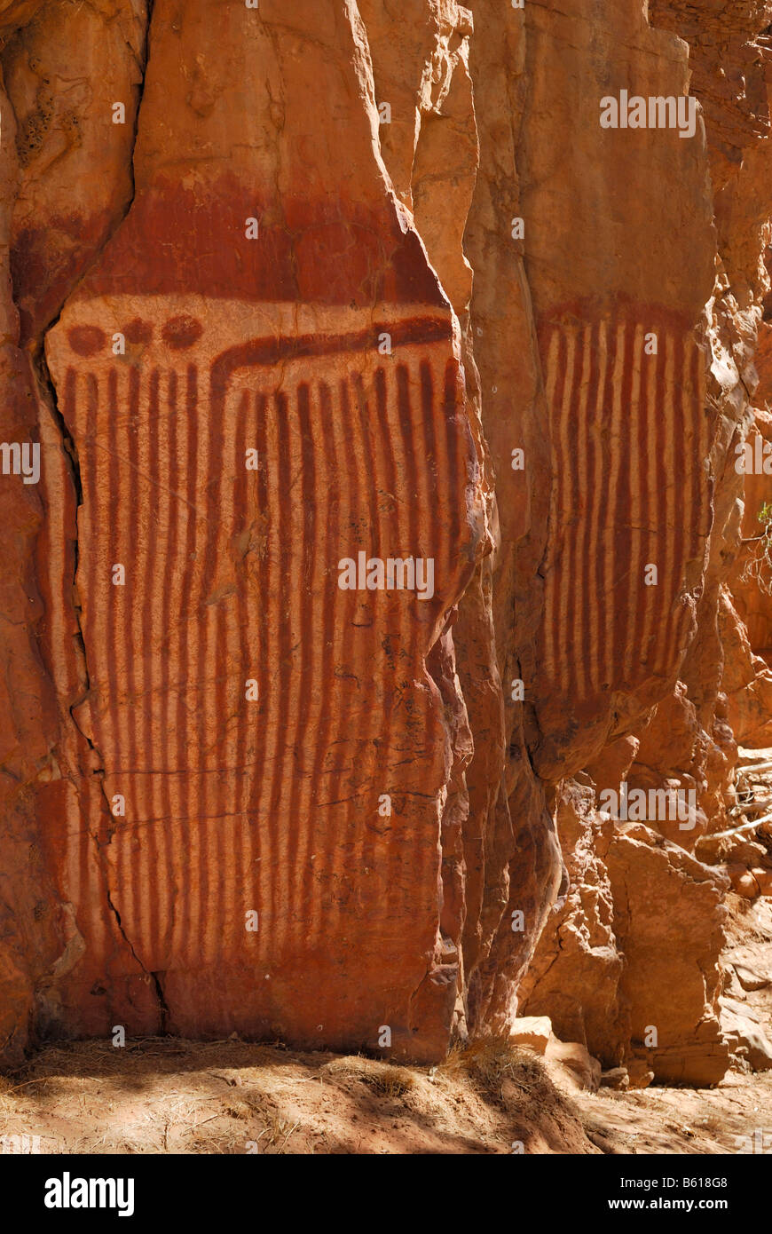 Più in anticipo le pitture rupestri nel gap Emely, East Macdonnell Ranges, Territorio del Nord, l'Australia Foto Stock