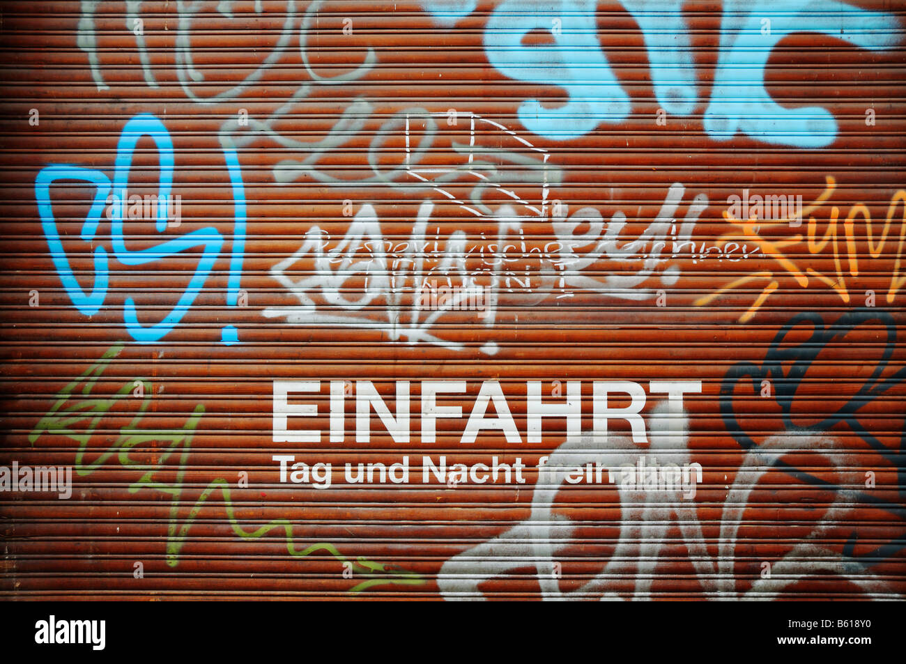 Tapparella, mantenere libero il giorno e la notte, graffiti Foto Stock