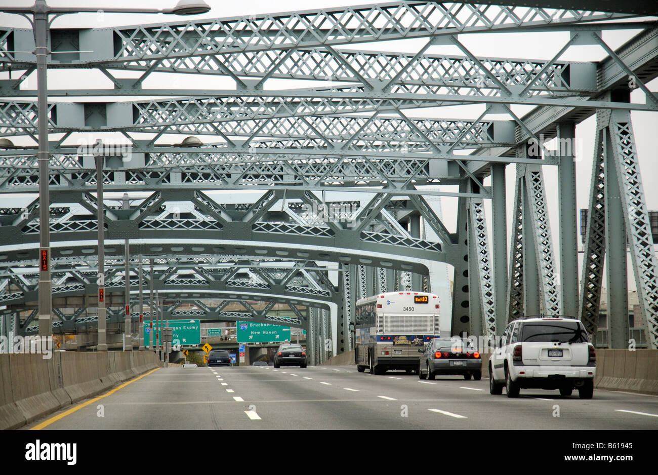 Il flusso del traffico Triborough Bridge New York America USA Foto Stock