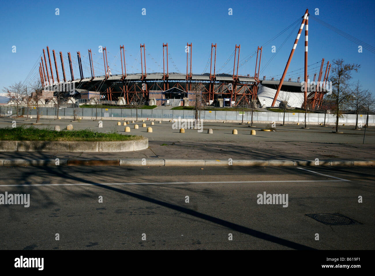Stadio Delle Alpi, Torino (1990-2004; anno di demolizione: 2009 Foto stock  - Alamy