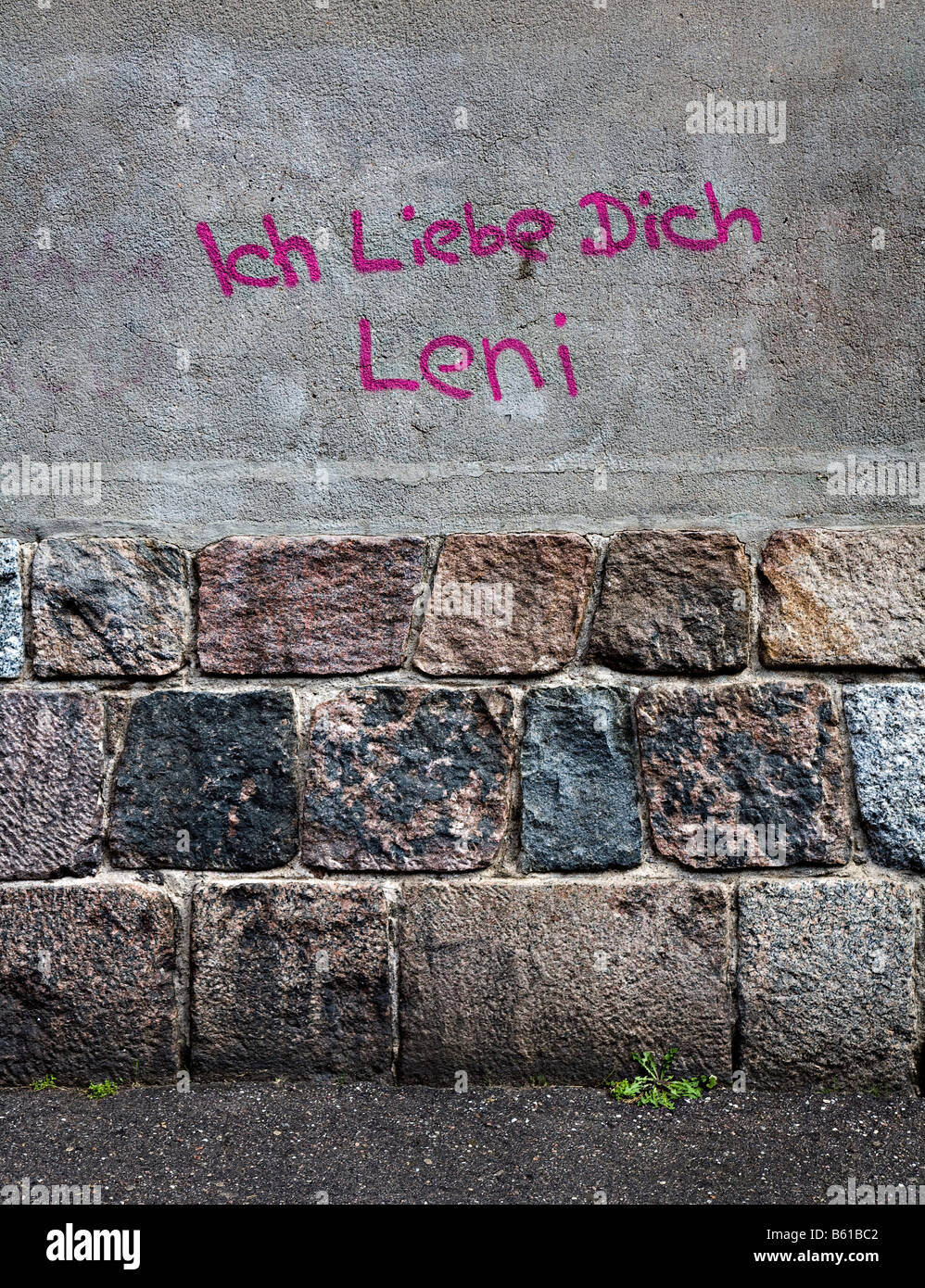 Ich liebe dich graffiti ti amo in tedesco la scrittura sulla parete Germania Foto Stock