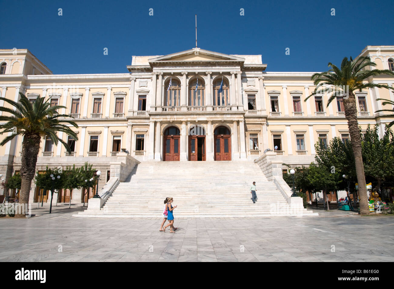 Il Municipio in piazza Miaoulis Ermoupoli Syros Grecia Foto Stock