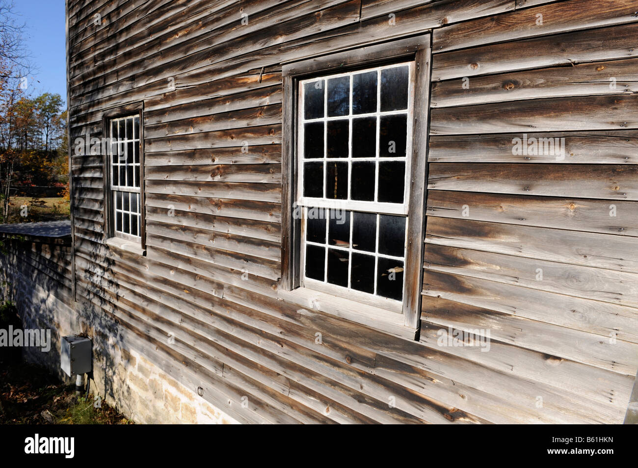 Sfere scende al centro di conservazione della natura la storia della cascata edifici città regione del Niagara ontario canada Foto Stock