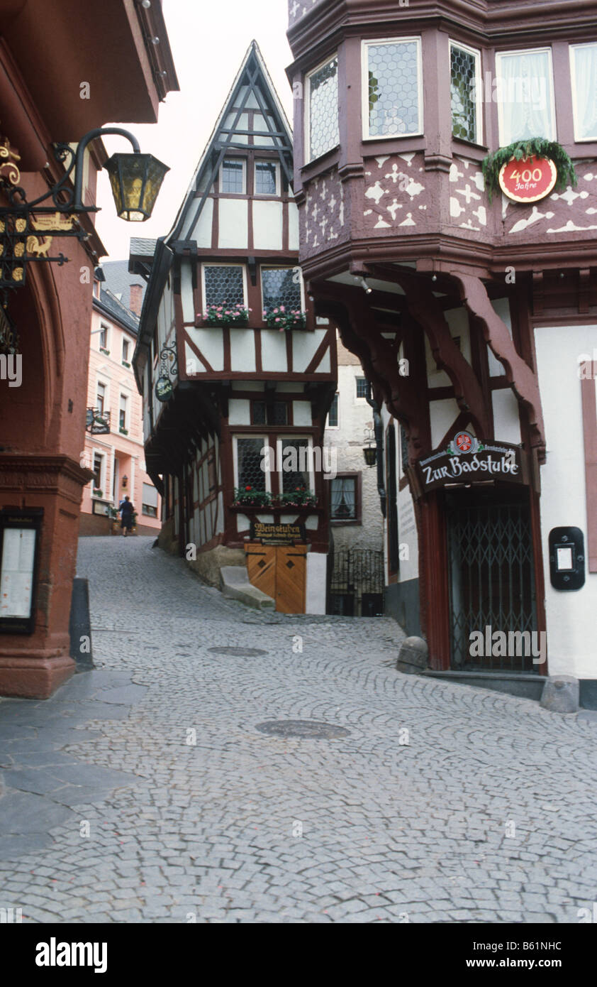 Bernkastel, Germania.trentesimo centuryBC,Spitzhauschen (la casa appuntita) 1416 visto in questa immagine, la viticoltura, Berncasteler Doktor Foto Stock