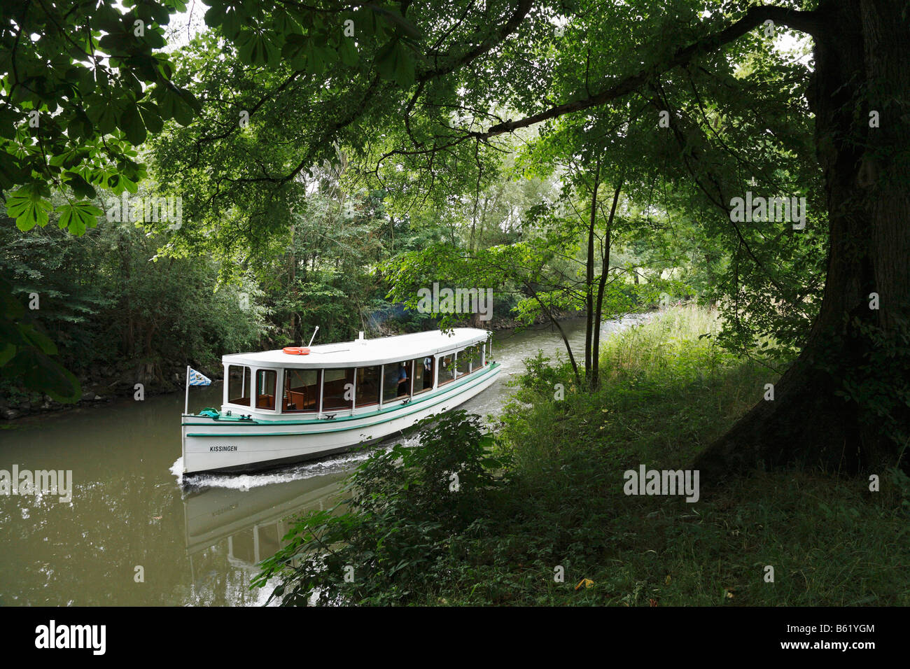 Nave passeggeri sulla Frankonian fiume Saale, Bad Kissingen, Rhoen, Baviera, Germania, Europa Foto Stock