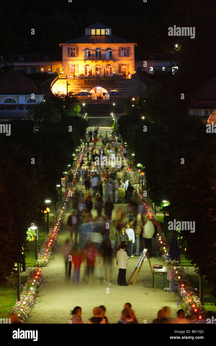 Festival Kurpark, night shot, bagno pubblico in Brueckenau, Bad Brueckenau, Rhoen montagne, bassa Franconia, Baviera, Germania, UE Foto Stock