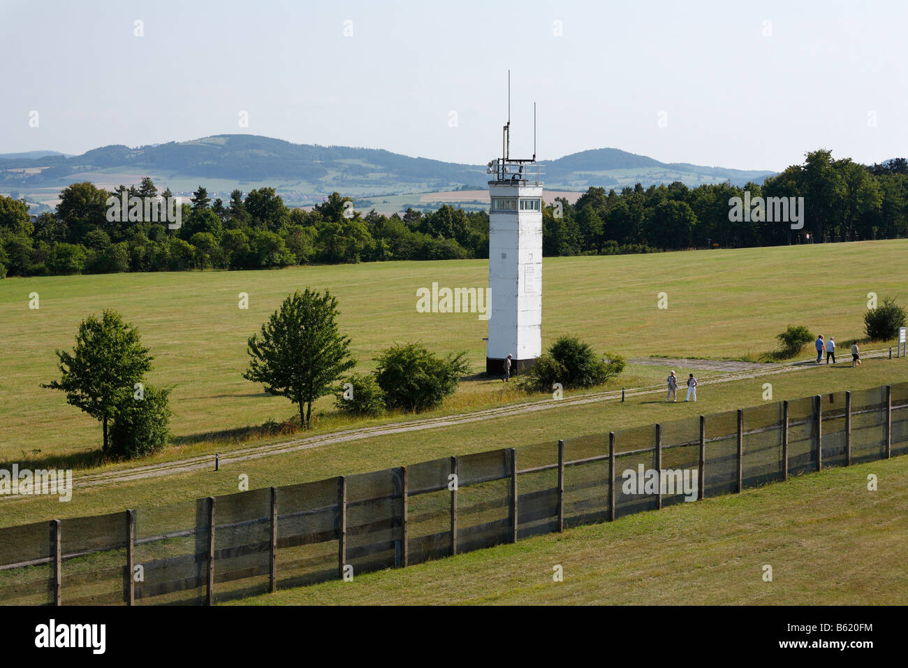 Tedesco orientale torre di osservazione lungo la ex DDR/confine RDT, Punto Alfa Museo di frontiera, Rasdorf/Geisa, Rhoen, Turingia, germe Foto Stock