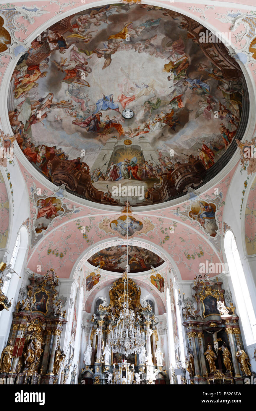 Pittura a cupola e gli altari di San Pietro e Paolo Chiesa in Oberammergau, Alta Baviera, Germania, Europa Foto Stock