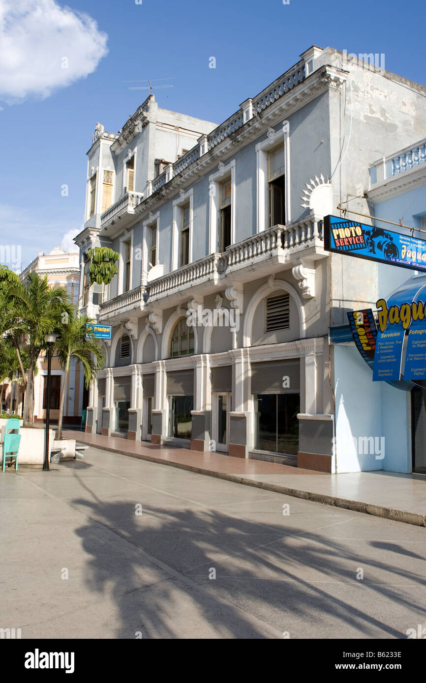 Edificio, street a Cienfuegos, Cuba, Caraibi, America Foto Stock