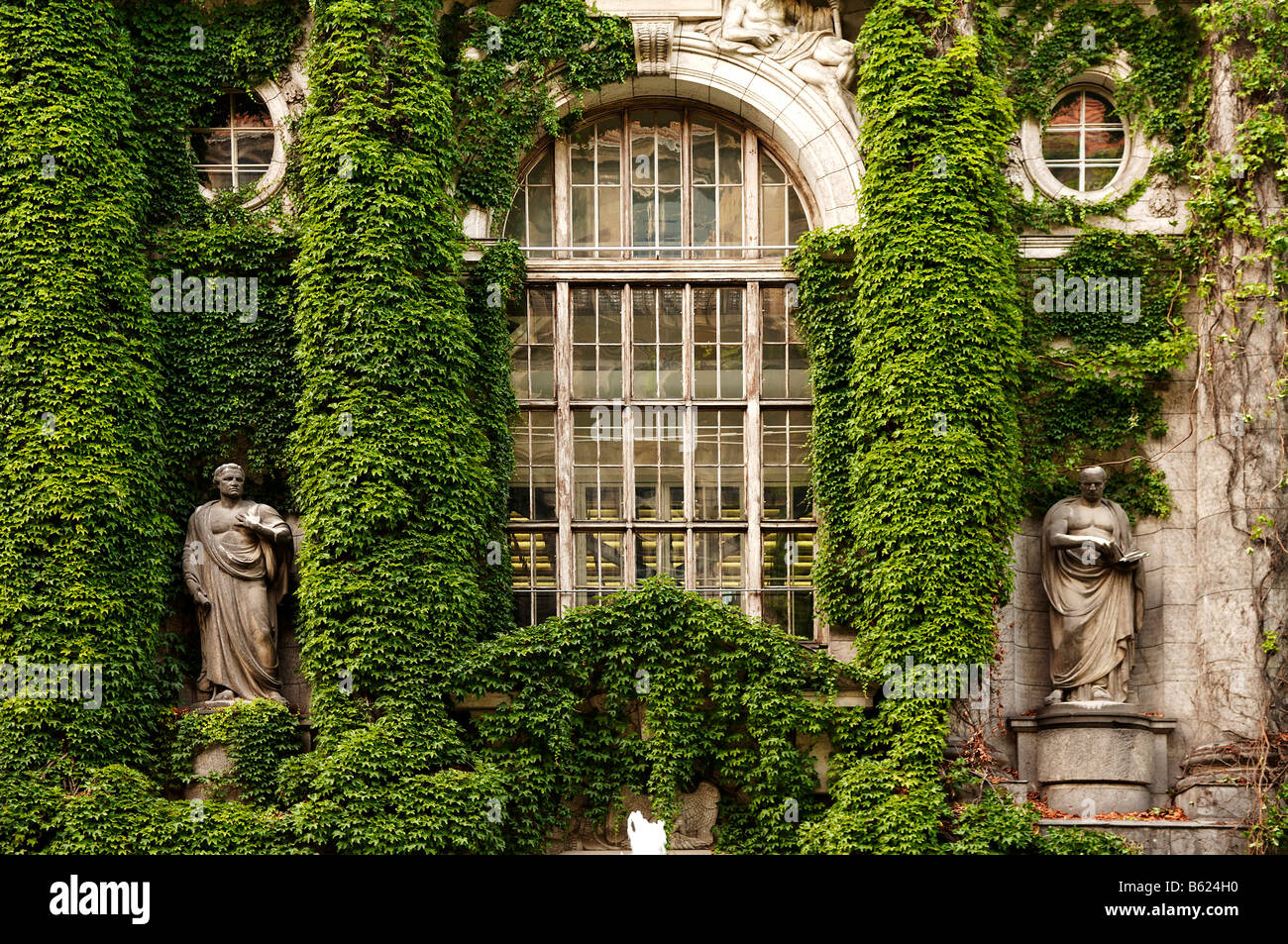 Cortile interno della Biblioteca di Stato di Berlino, Germania, Europa Foto Stock