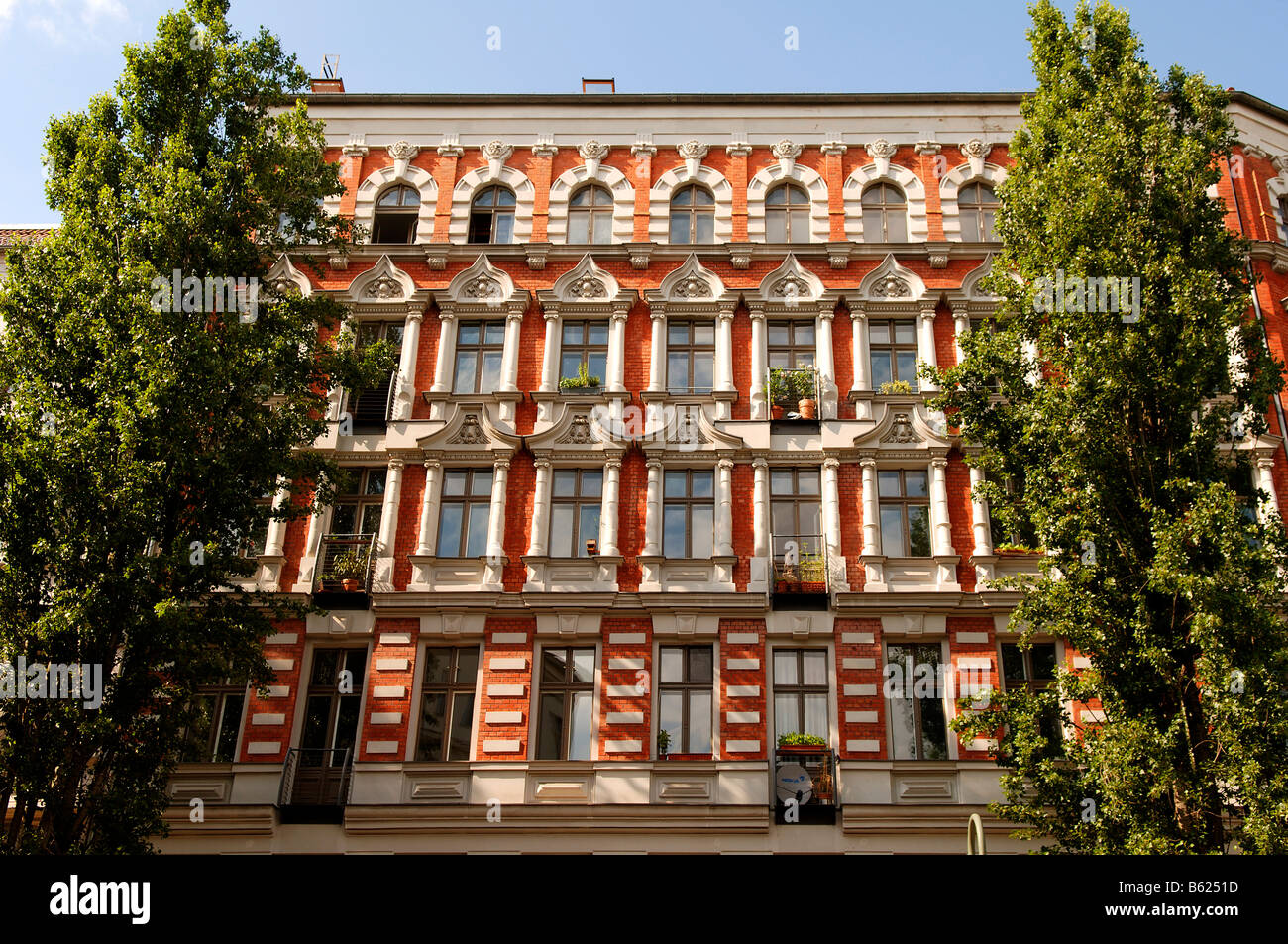 Ristrutturato appartamenti residenziali, Prenzlauer Berg di Berlino, Germania, Europa Foto Stock