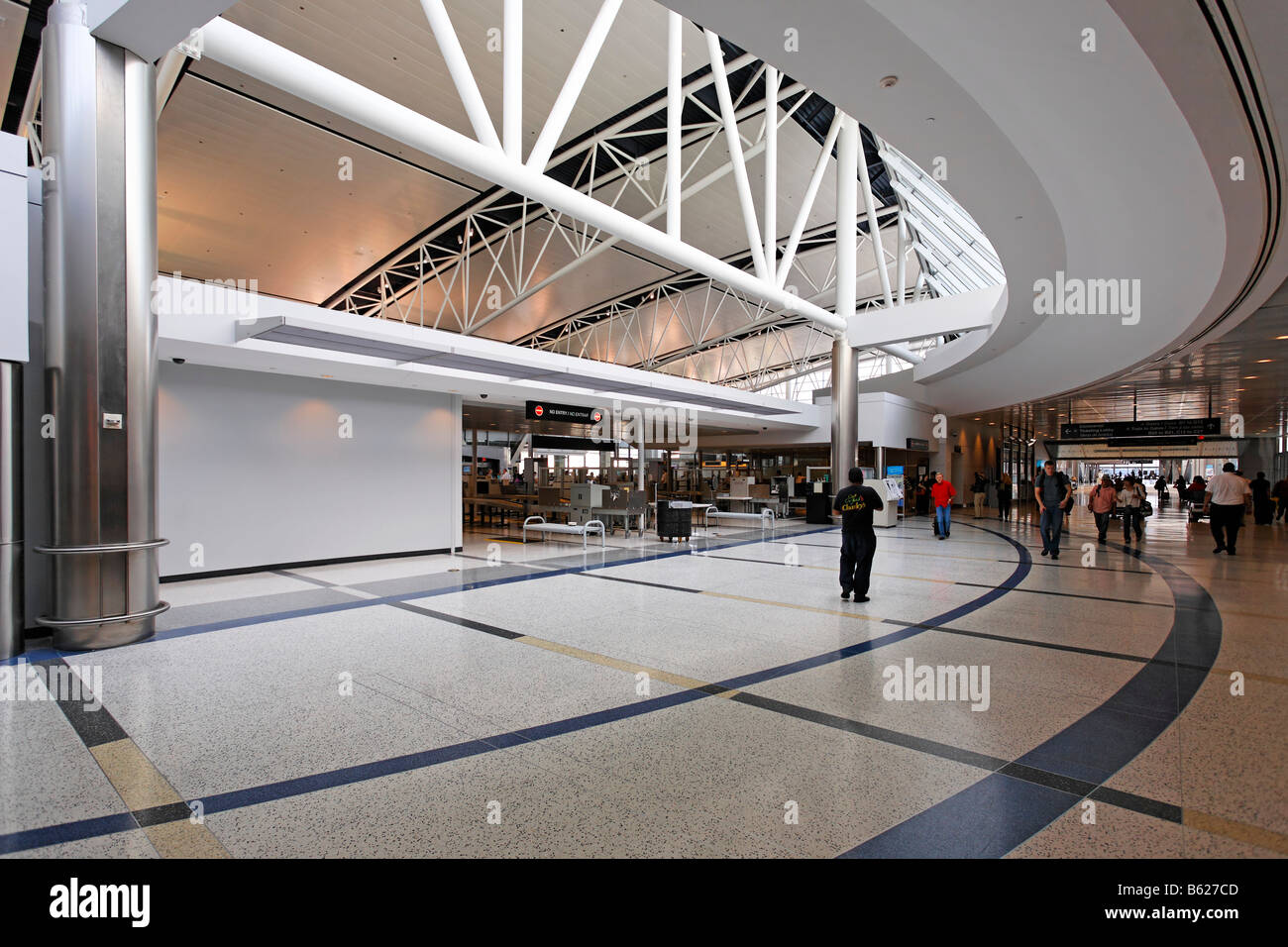 Bagaglio a mano controllare in area di partenza C, George Bush International Airport, Houston, Texas, Stati Uniti d'America Foto Stock
