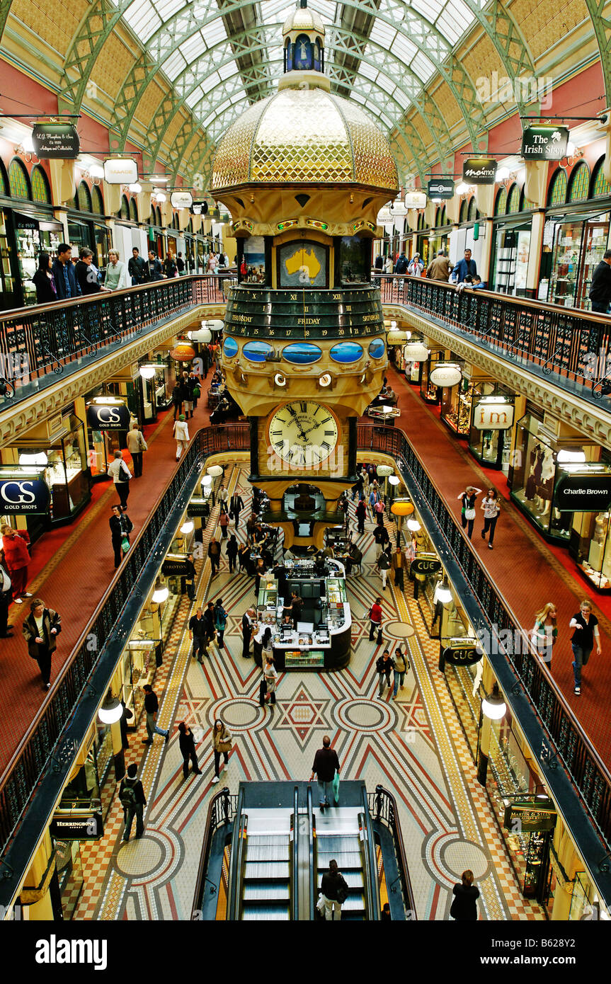 Interior shot dell'architettura del centro storico Queen Victoria Shopping Mall, Sydney, Nuovo Galles del Sud, Australia Foto Stock