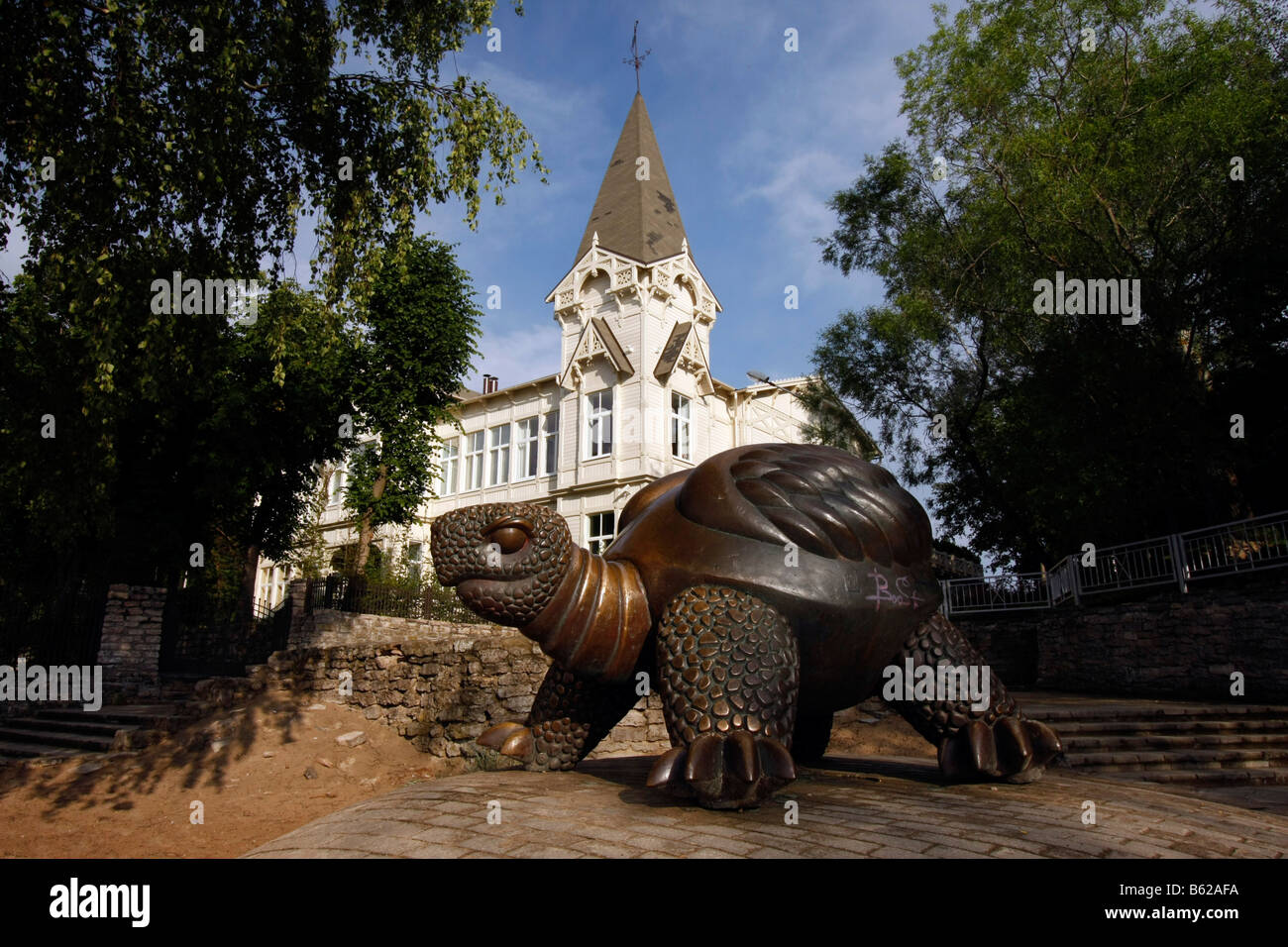 Turtle scultura presso il Padiglione del Mare a Jurmala, Lettonia, la regione del Mar Baltico, Europa Foto Stock