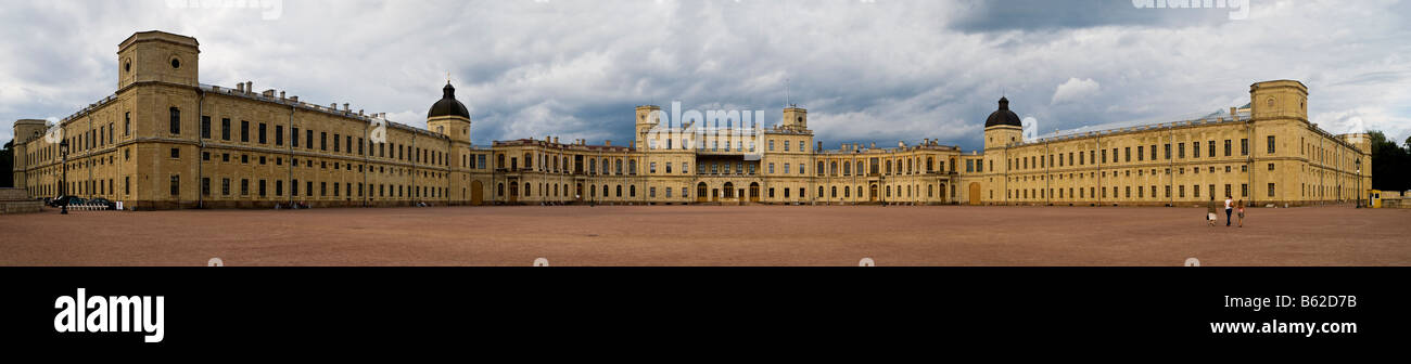 Vista panoramica di un palazzo reale da architetto Antonio Rinaldi a Gatchina, San Pietroburgo, Russia Foto Stock
