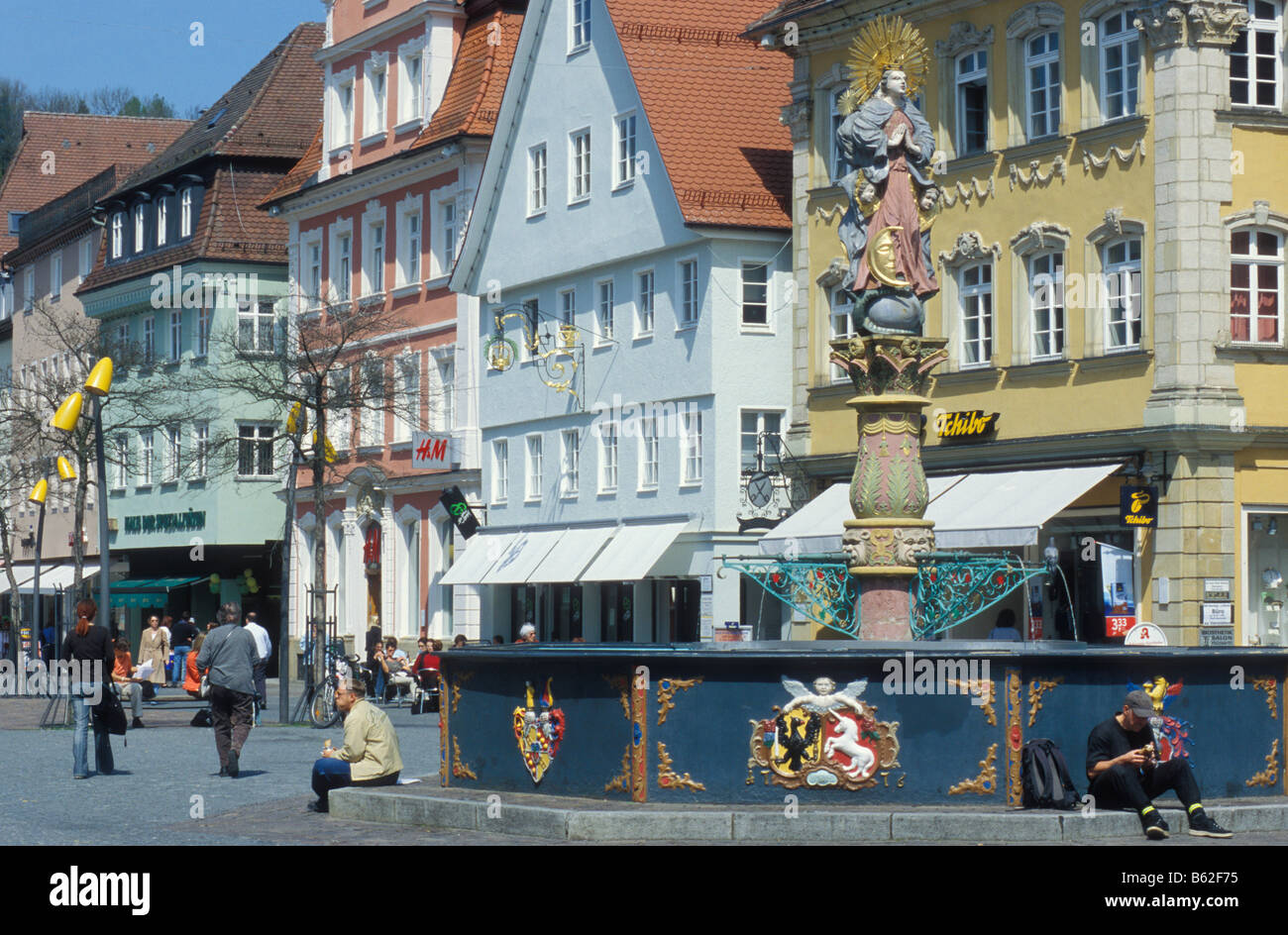 Fontana Marienbrunnen, al Mercato di Schwaebisch Gmuend, Svevo, Baden Wurttemberg, Germania Foto Stock