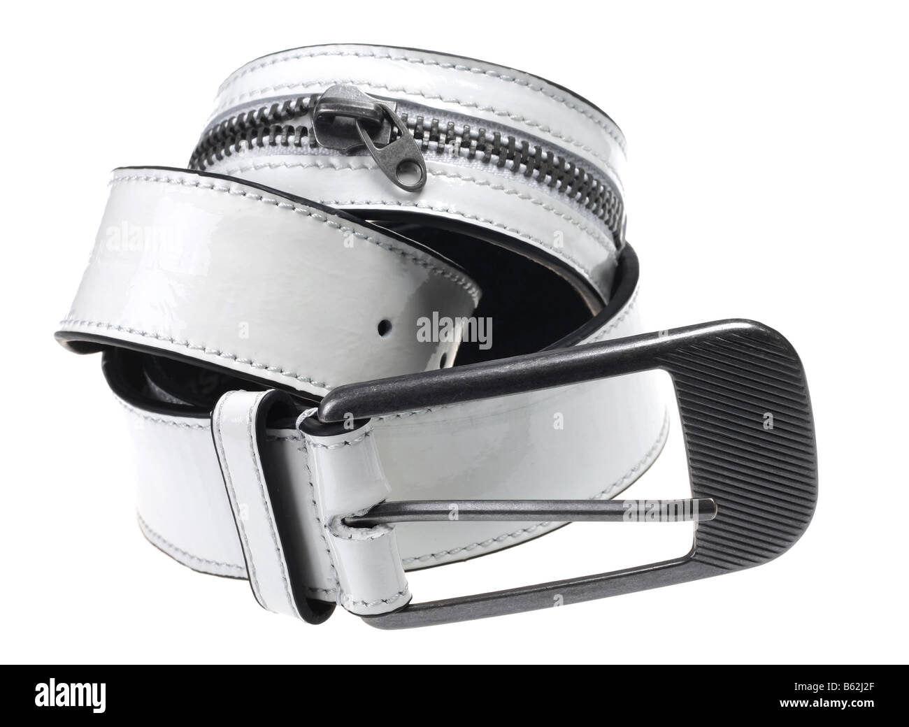 Bianco accessorio cintura vista in dettaglio su sfondo bianco Foto Stock