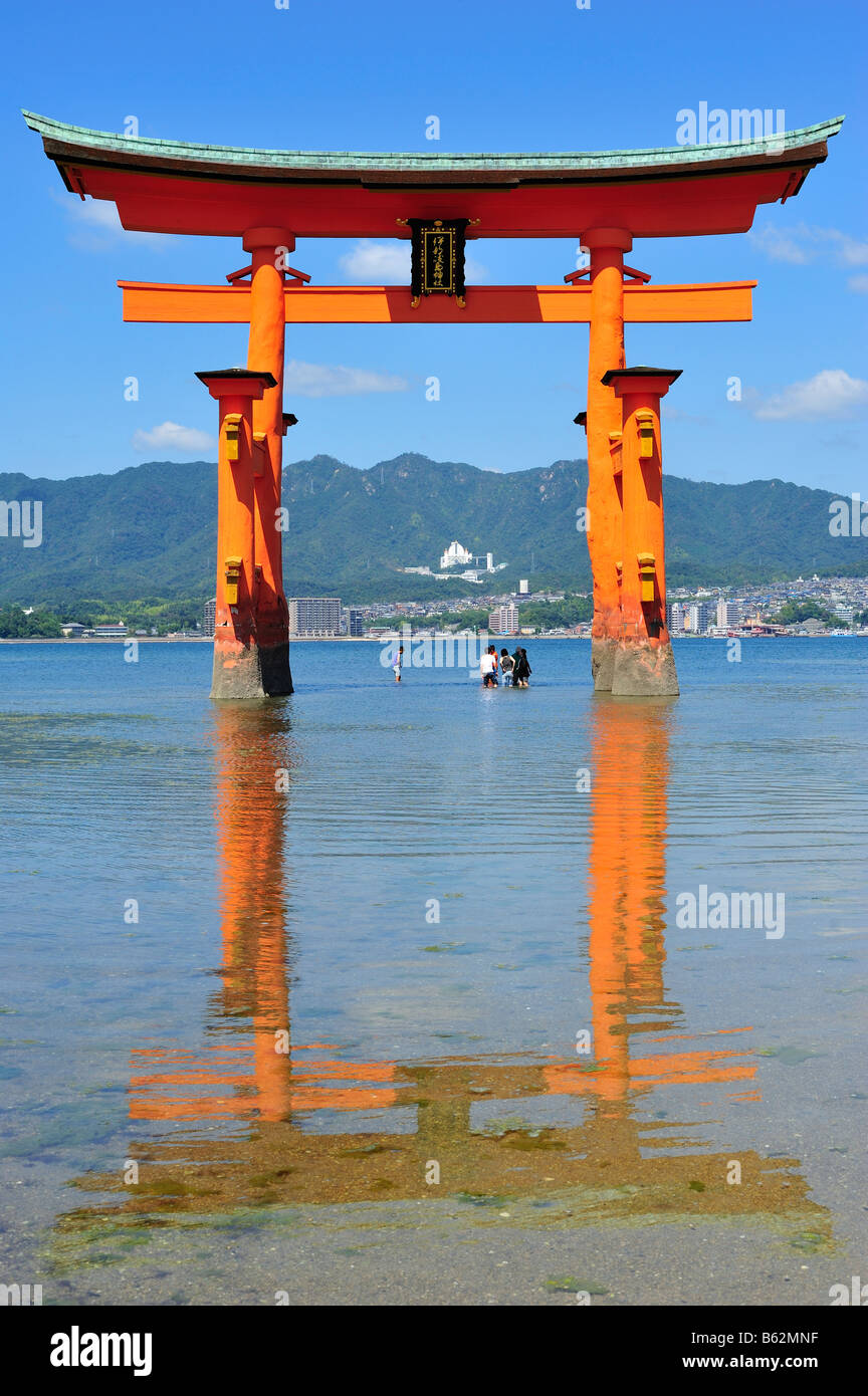 Floating Gate, Miyajima cho, Hatsukaichi, Prefettura di Hiroshima, Giappone Foto Stock
