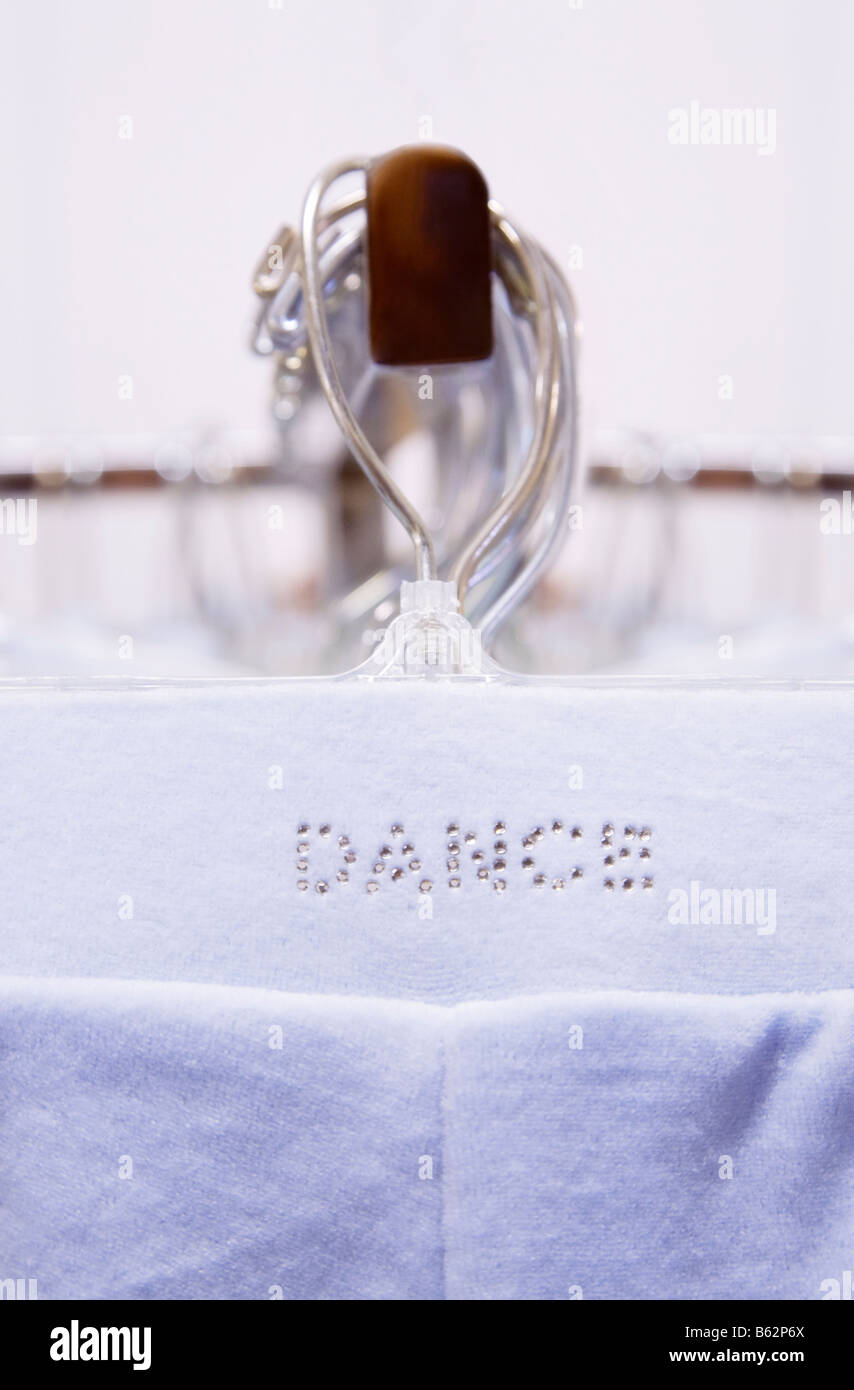 Fase costume appeso su un appendiabiti Foto Stock