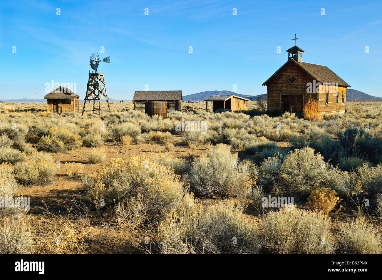 Fort Rock Homestead Village con gli storici edifici pioneer Fort Rock Oregon Foto Stock