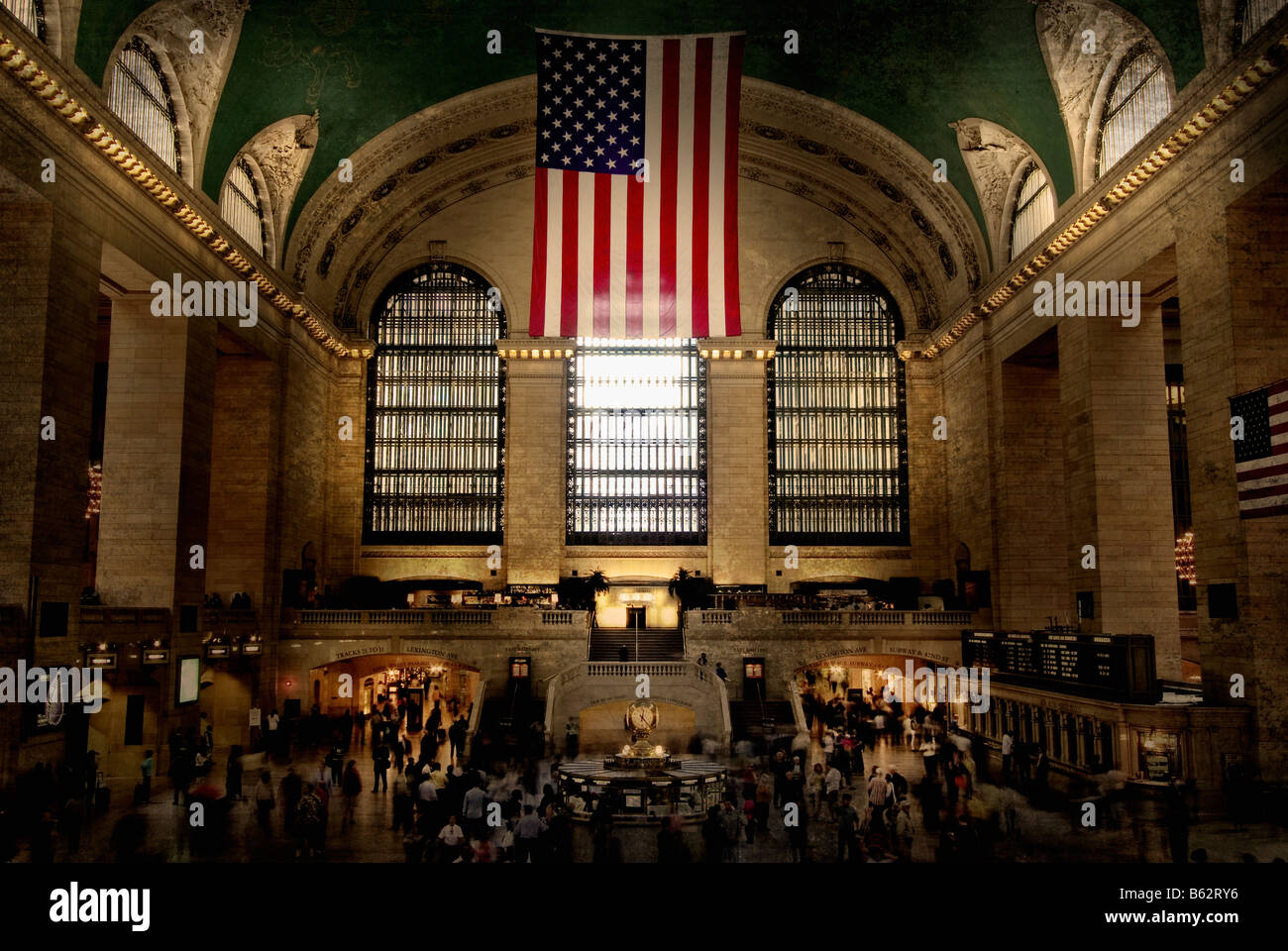 Folla a una stazione ferroviaria Grand Central Station, Manhattan, New York City, nello Stato di New York, Stati Uniti d'America Foto Stock