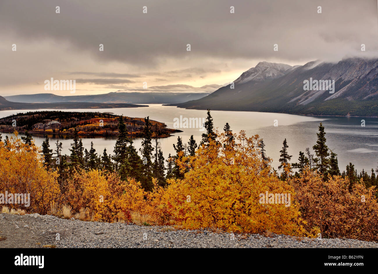 Il pittoresco lago in British Columbia settentrionale Foto Stock