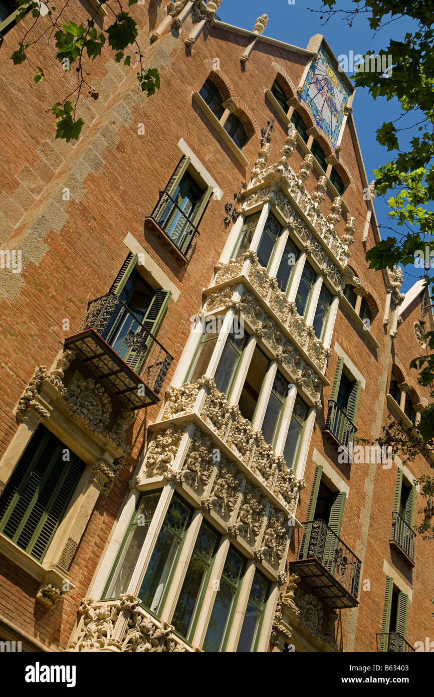 Facciata decorativa per la costruzione a Barcellona Catalogna, Spagna, Foto Stock