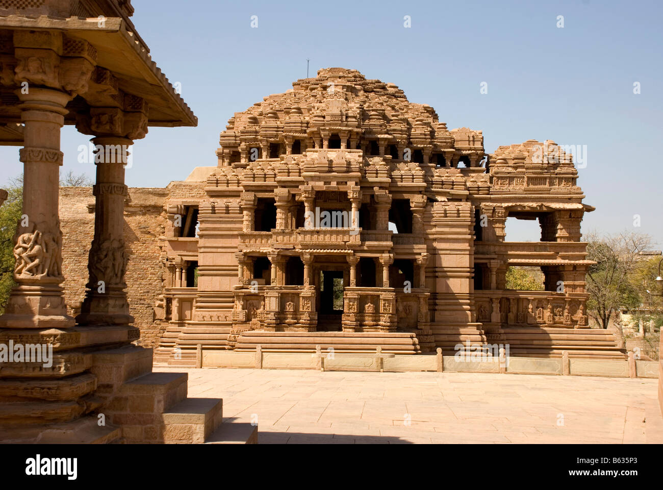Il Saas Bahu Tempio entro il motivo dell'uomo Mandir Palace di Gwalior Fort in India Centrale Foto Stock