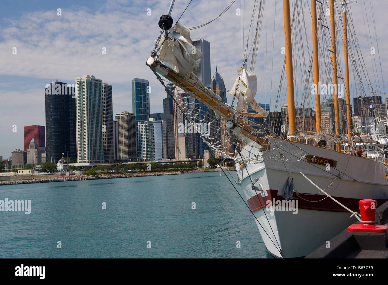 Yacht ormeggiato a porto, il Navy Pier, Chicago, Illinois, Stati Uniti d'America Foto Stock