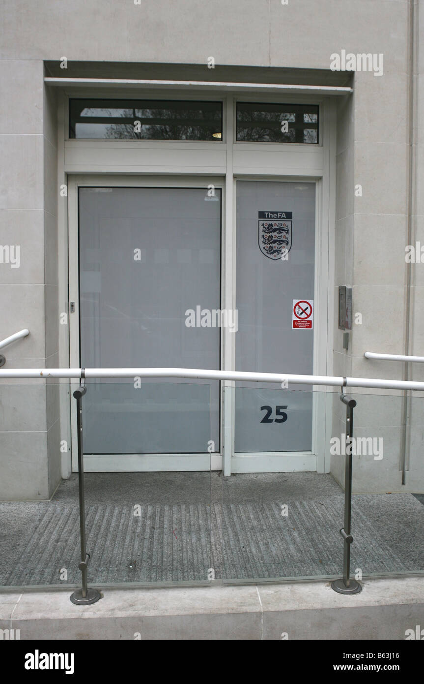 XXG la Football Association Head office Soho Square Londra Inghilterra Dicembre 2007 Foto Stock