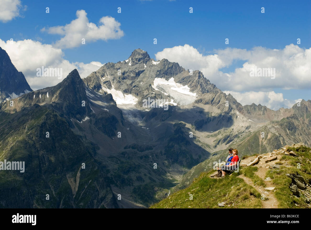 Gli escursionisti in appoggio sul Kaunergrat (Verpeil Spitze, in Tirolo). Foto Stock