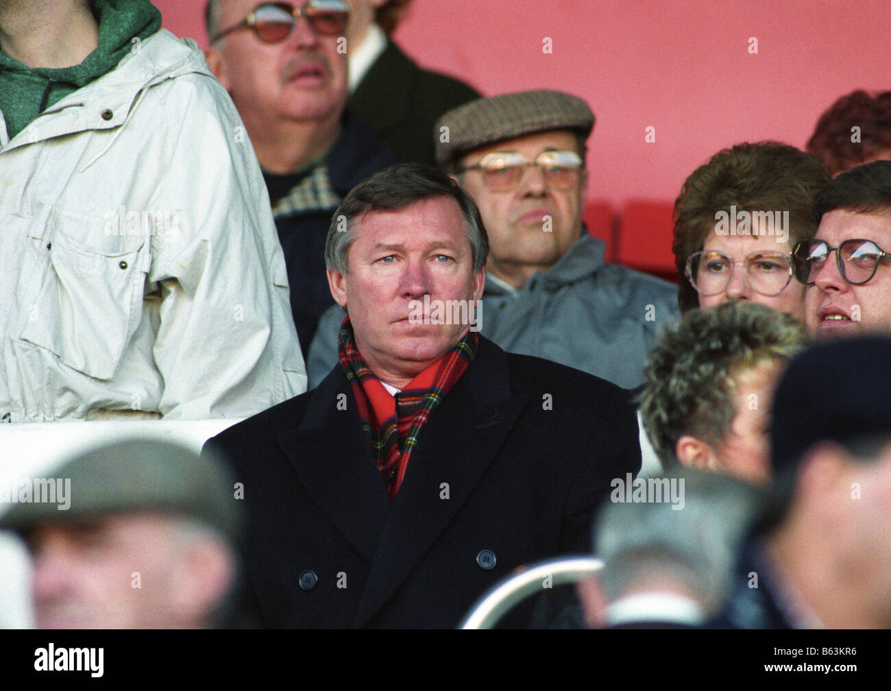 Il sir Alex Ferguson guardando suo Figlio Darren giocando per i Lupi a Nottingham Forest Foto Stock