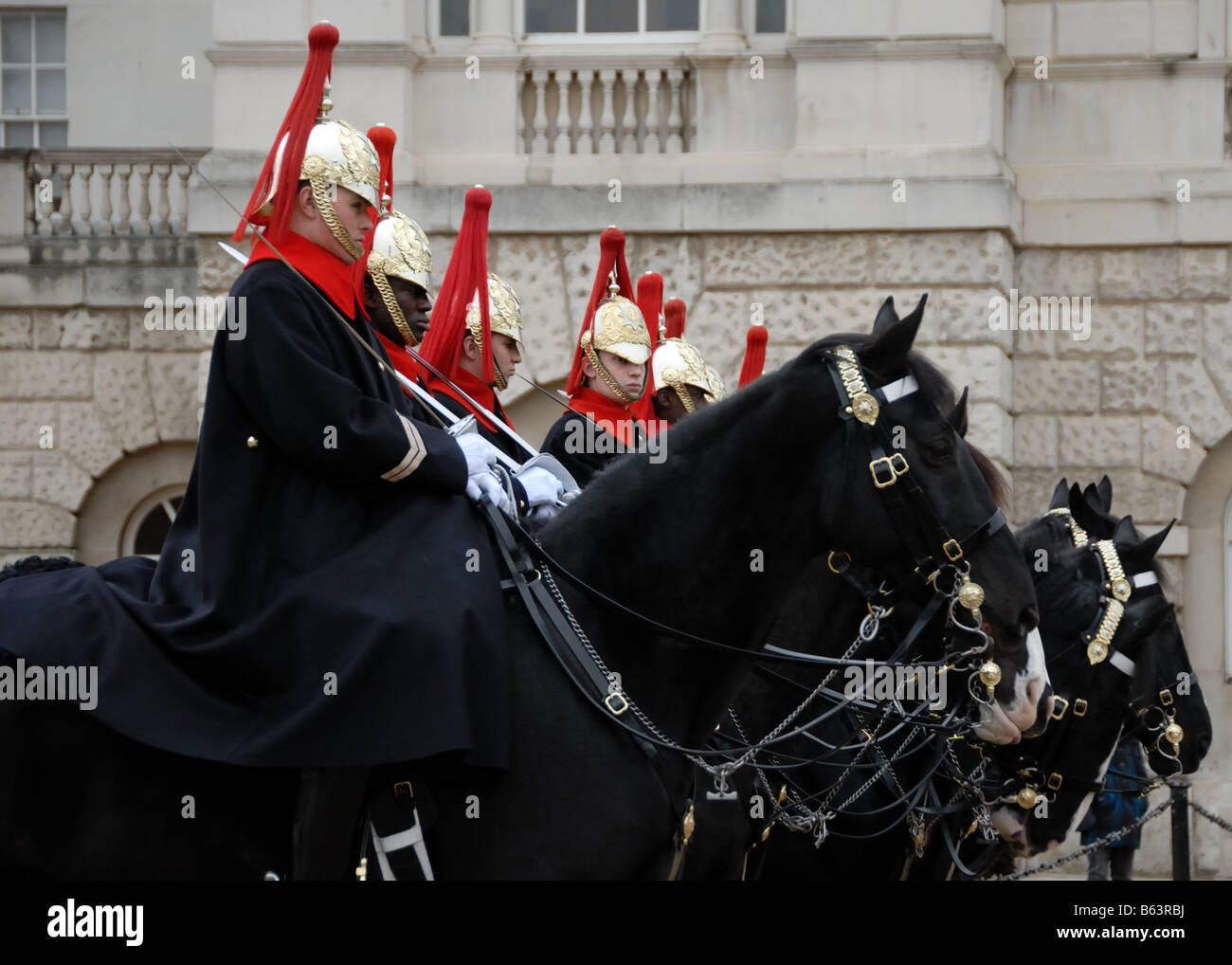 Il Blues e il Royals a Horse Guards durante il cambio della guardia Foto Stock