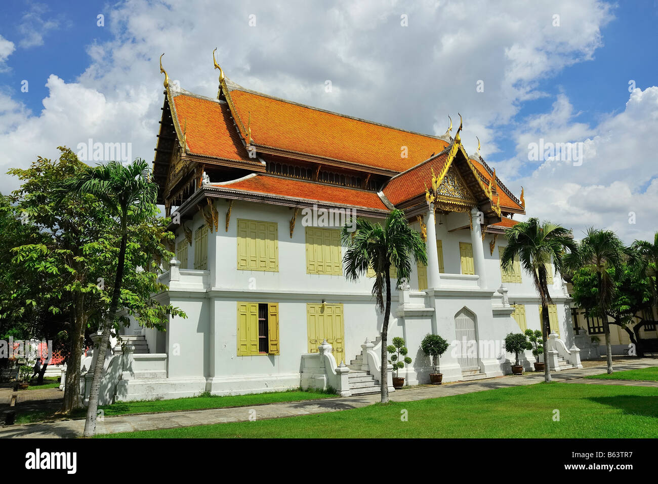 Vivere tradizionale trimestri per i monaci di Wat Benchamabophit Dusitvanaram, un tempio buddista a Bankok, Thailandia Foto Stock