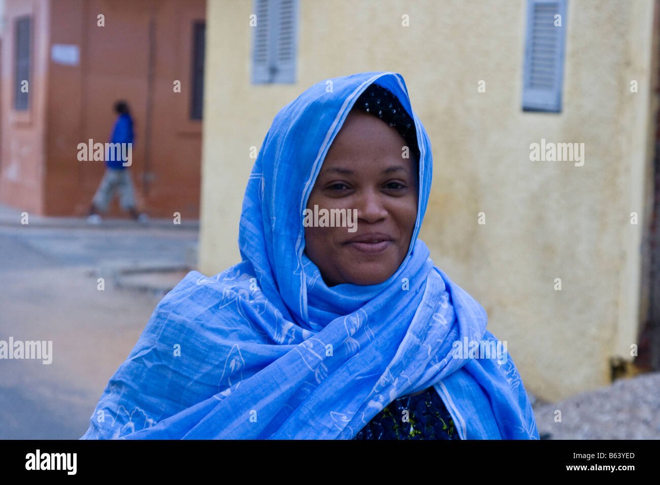 Donna musulmana in St Louis in Senegal Africa occidentale Foto Stock