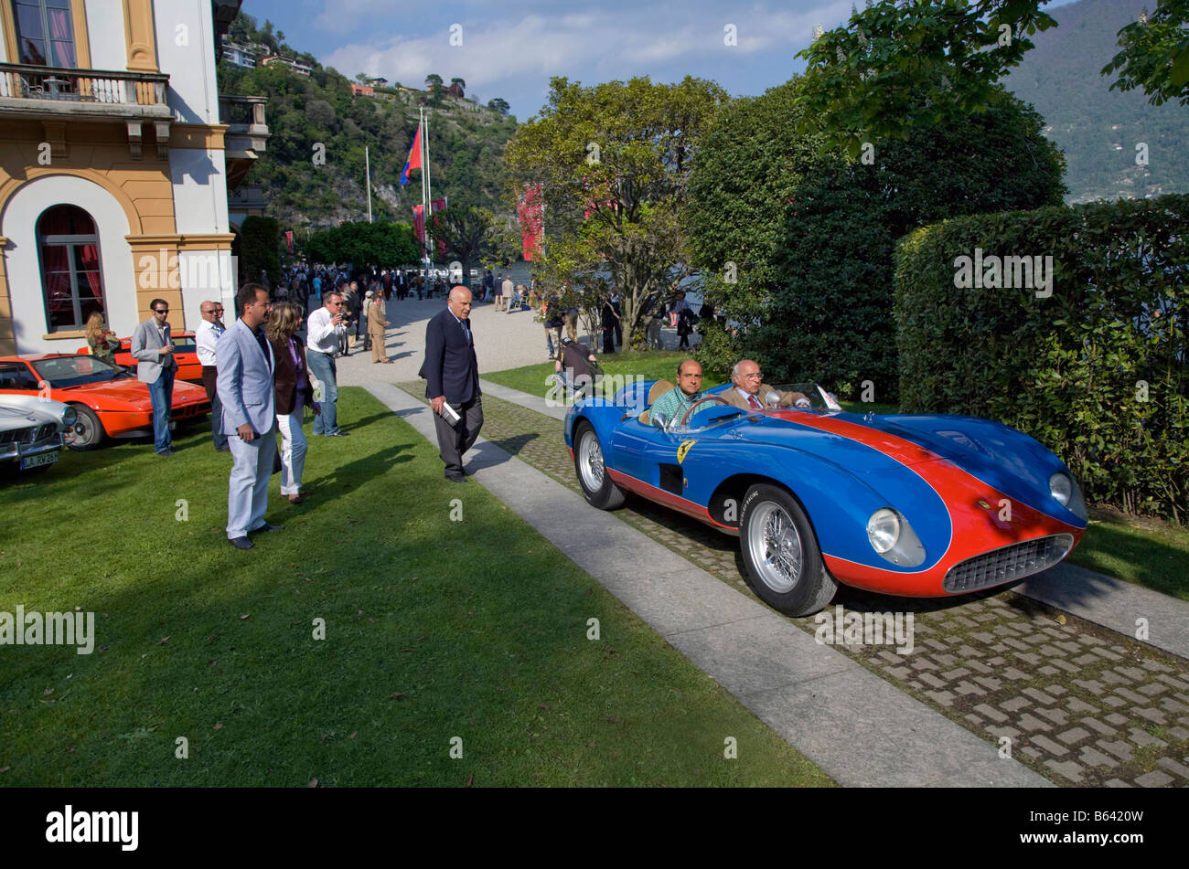 Una Ferrari 500 TRC al Concorso d eleganza auto show che si tengono annualmente presso l'elegante Villa D Este Hotel di Cernobbio sul Lago di Como Foto Stock