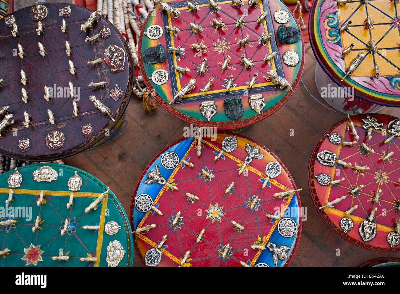 Bagh Chal ("Modifica di tigri' o 'Spostamento Tigri') gioco strategico, Nepal Foto Stock