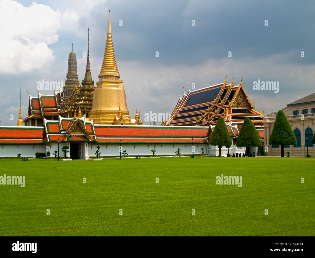 Vista esterna del Grand Palace e del Wat Phra Kaew a Bangkok in Tailandia Foto Stock