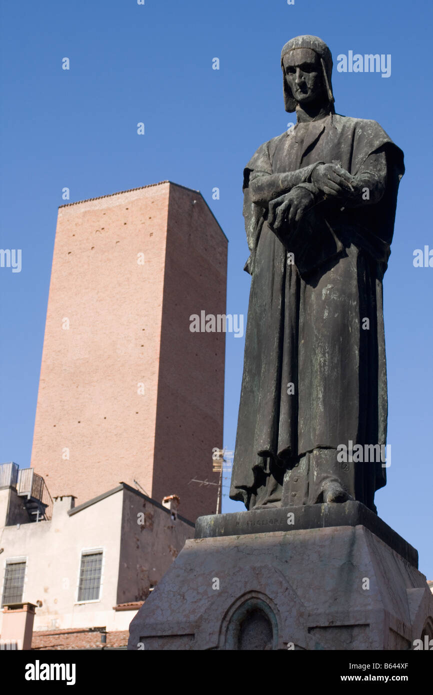 Statua di Dante Mantova Italia Foto Stock