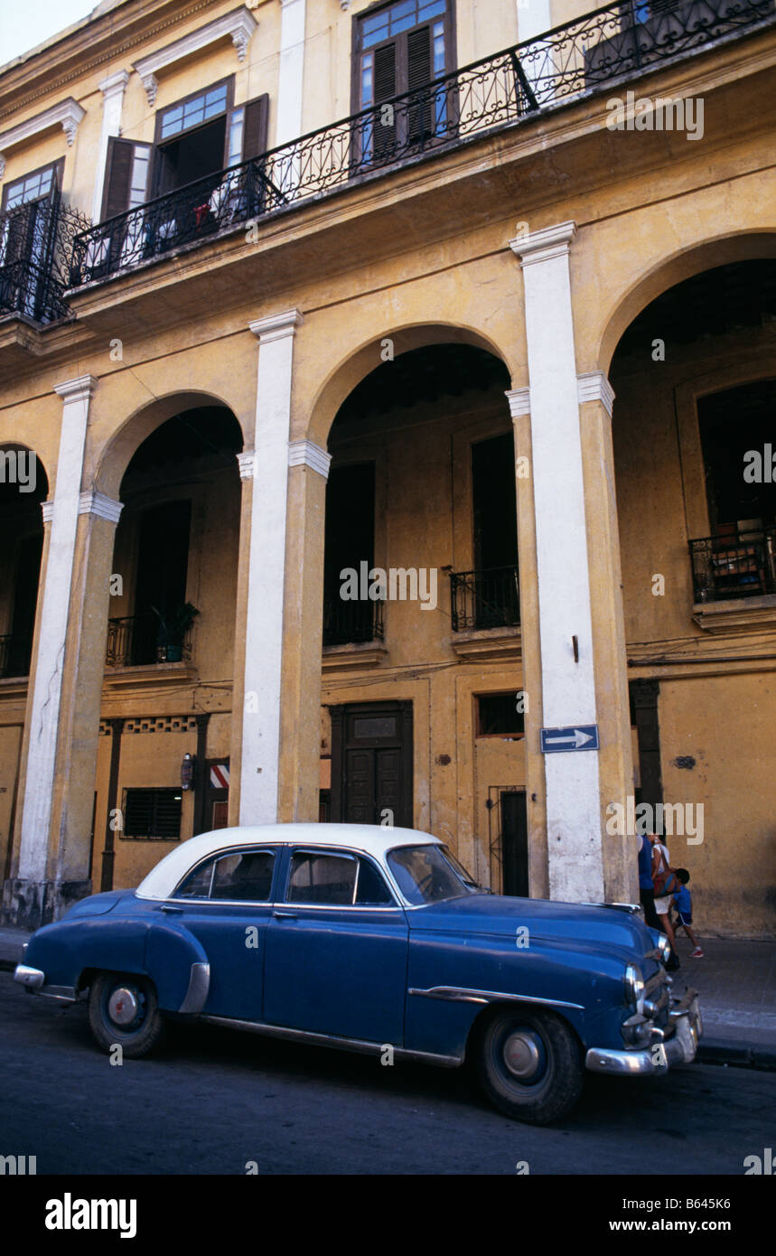 Vecchio vintage americano auto per le strade di La Habana, Cuba, 1993 Foto Stock