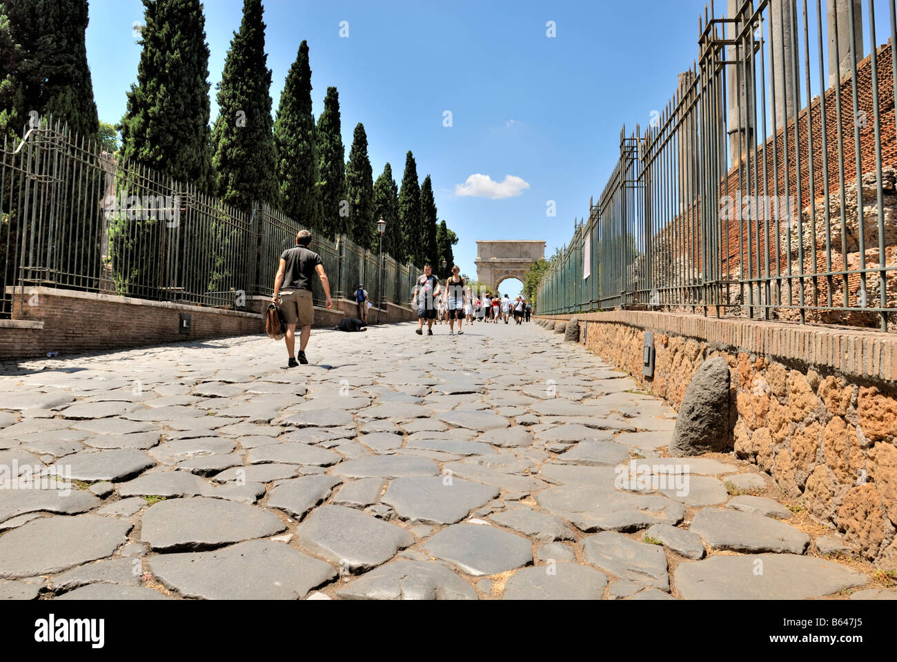 Via Sacra e Arco di Tito Arco di Tito, Roma, Lazio, l'Italia, l'Europa. Foto Stock