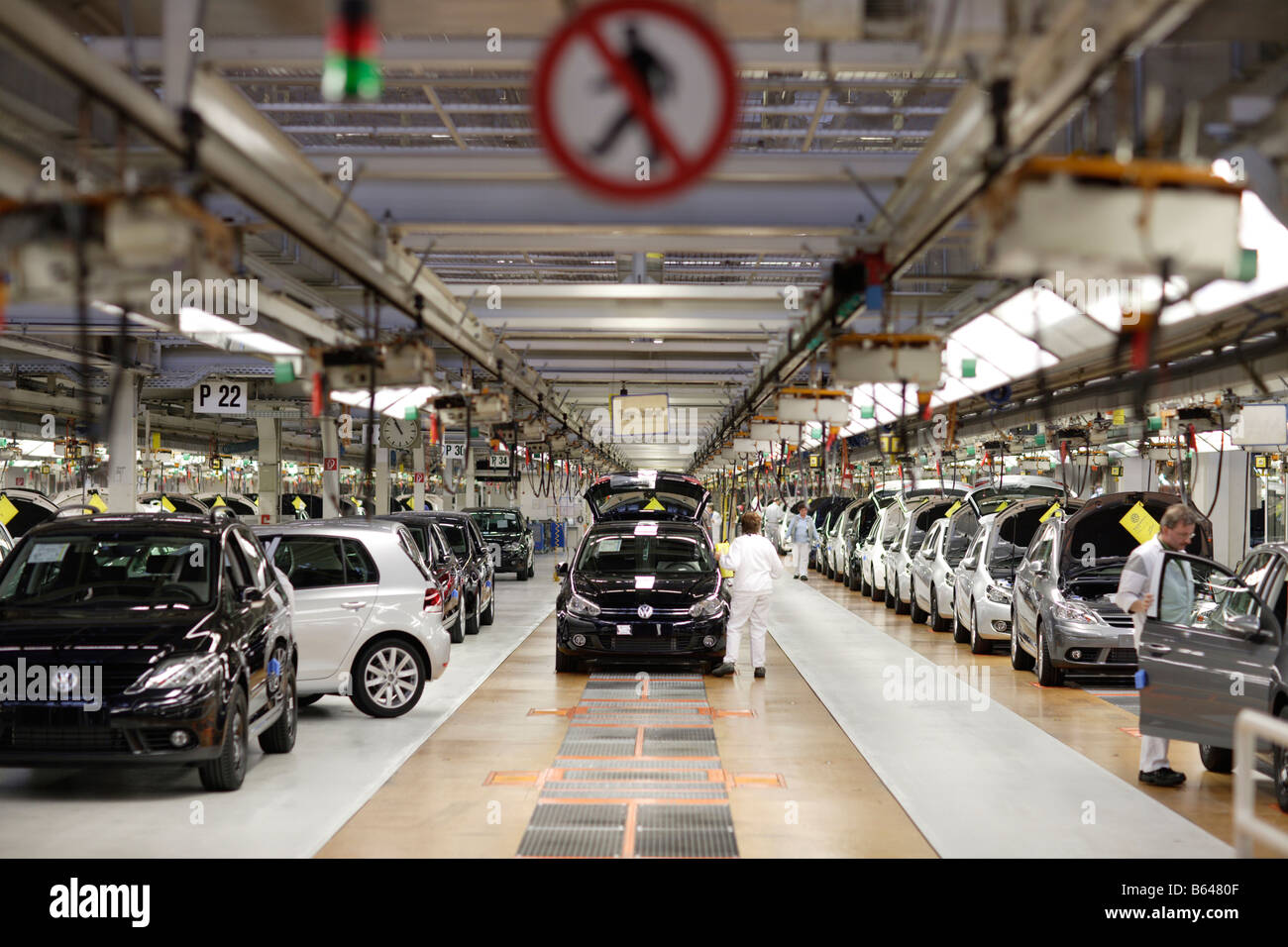 VW Golf la produzione di auto nella fabbrica di automobili Foto Stock