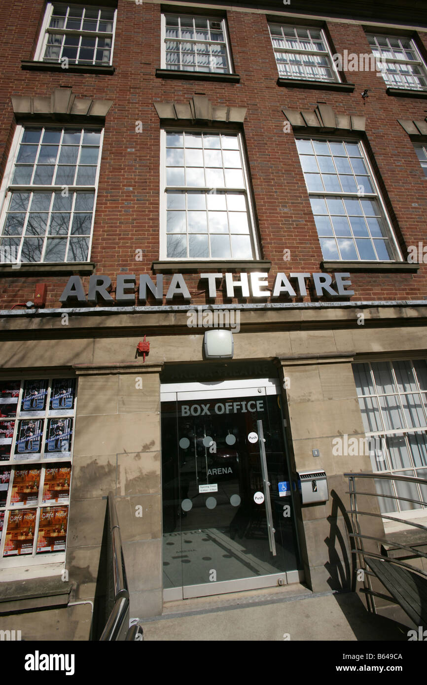 Città di Wolverhampton, Inghilterra. L'Università di Wolverhampton teatro di Arena è situato nel cuore della città universitaria campus sito. Foto Stock