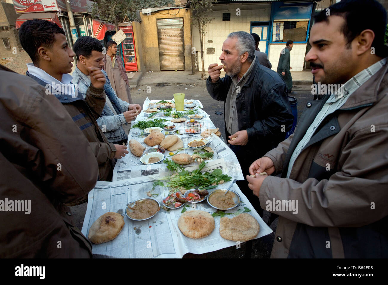L'Egitto, al Cairo, Khan Al-Khalili, prima colazione Foto Stock