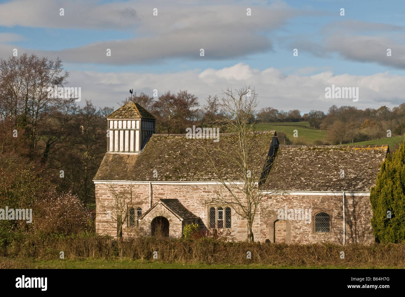 Piccola chiesa parrocchiale di Llangua sul confine tra Inghilterra e Galles per Monmouthshire Foto Stock