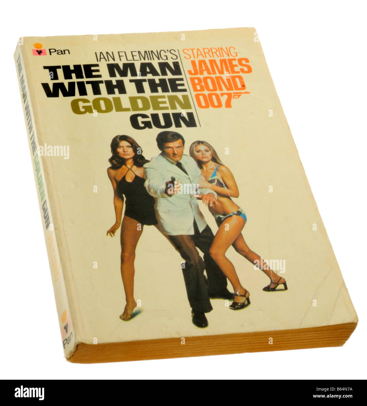James Bond luomo Con La Pistola Dorata paperback di Ian Fleming Foto Stock